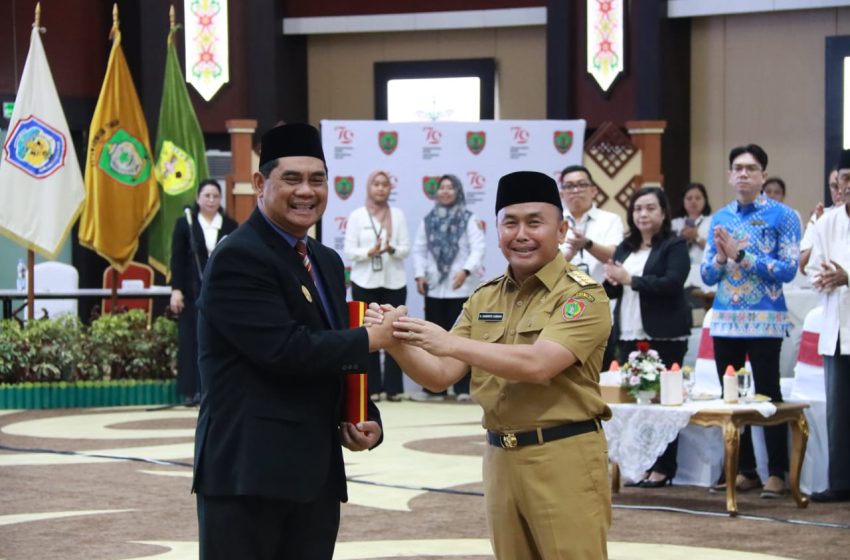  H. Shalahuddin Pejabat Sementara Bupati Kotim