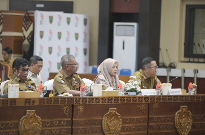  Rotasi Jabatan. Leonard S. Ampung Jabat Plt Sekda Kalteng